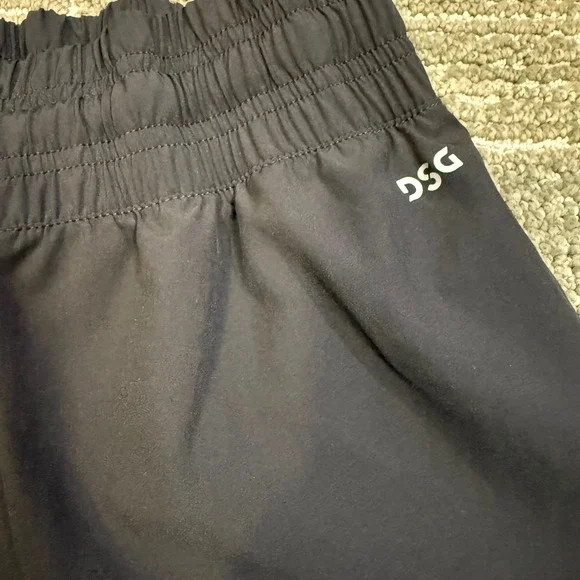 DSG Women's Athletic Shorts Black Elastic Waist L Running Workout Gym - Picture 2 of 3